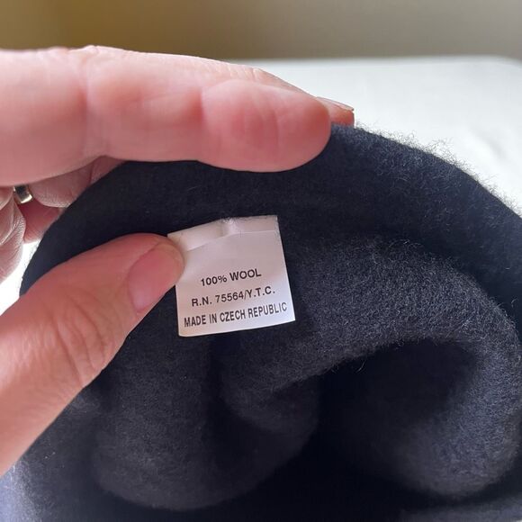 Vintage Wool Beret Hat Black 100% Wool Made in Czech Republic French Style S/M - Picture 5 of 10